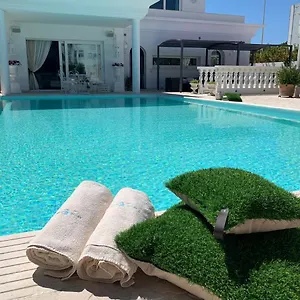 White House Luxury Hospitality 2* Olbia